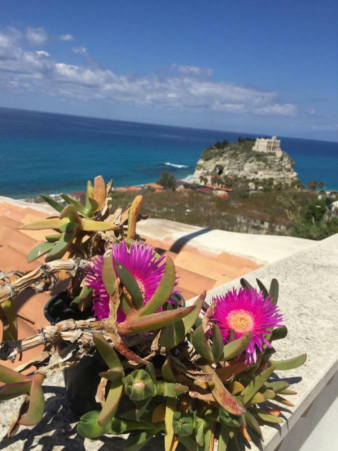 Apartamento La Mesonette A Due Passi Dal Mare Tropea Exterior foto