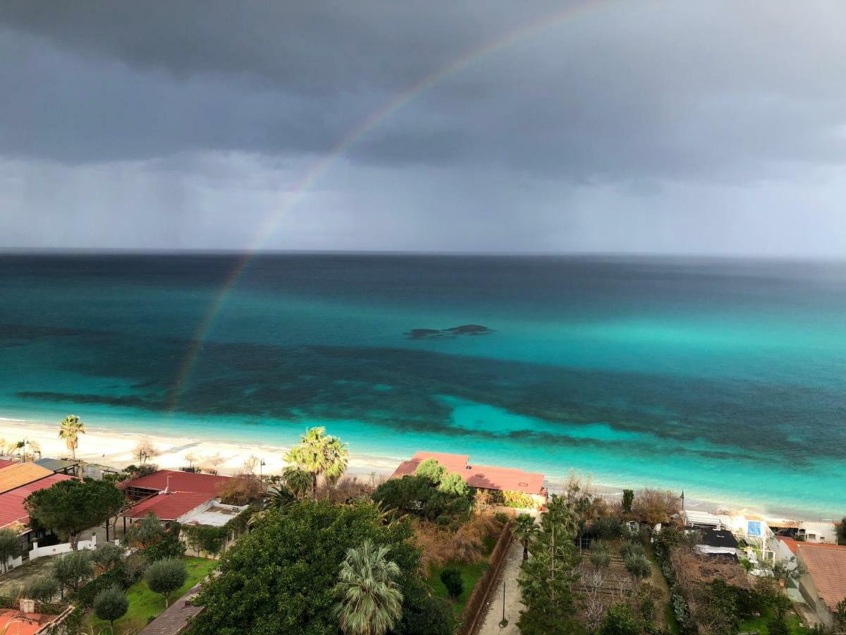 Apartamento La Mesonette A Due Passi Dal Mare Tropea Exterior foto