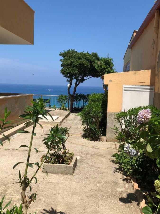 Apartamento La Mesonette A Due Passi Dal Mare Tropea Exterior foto