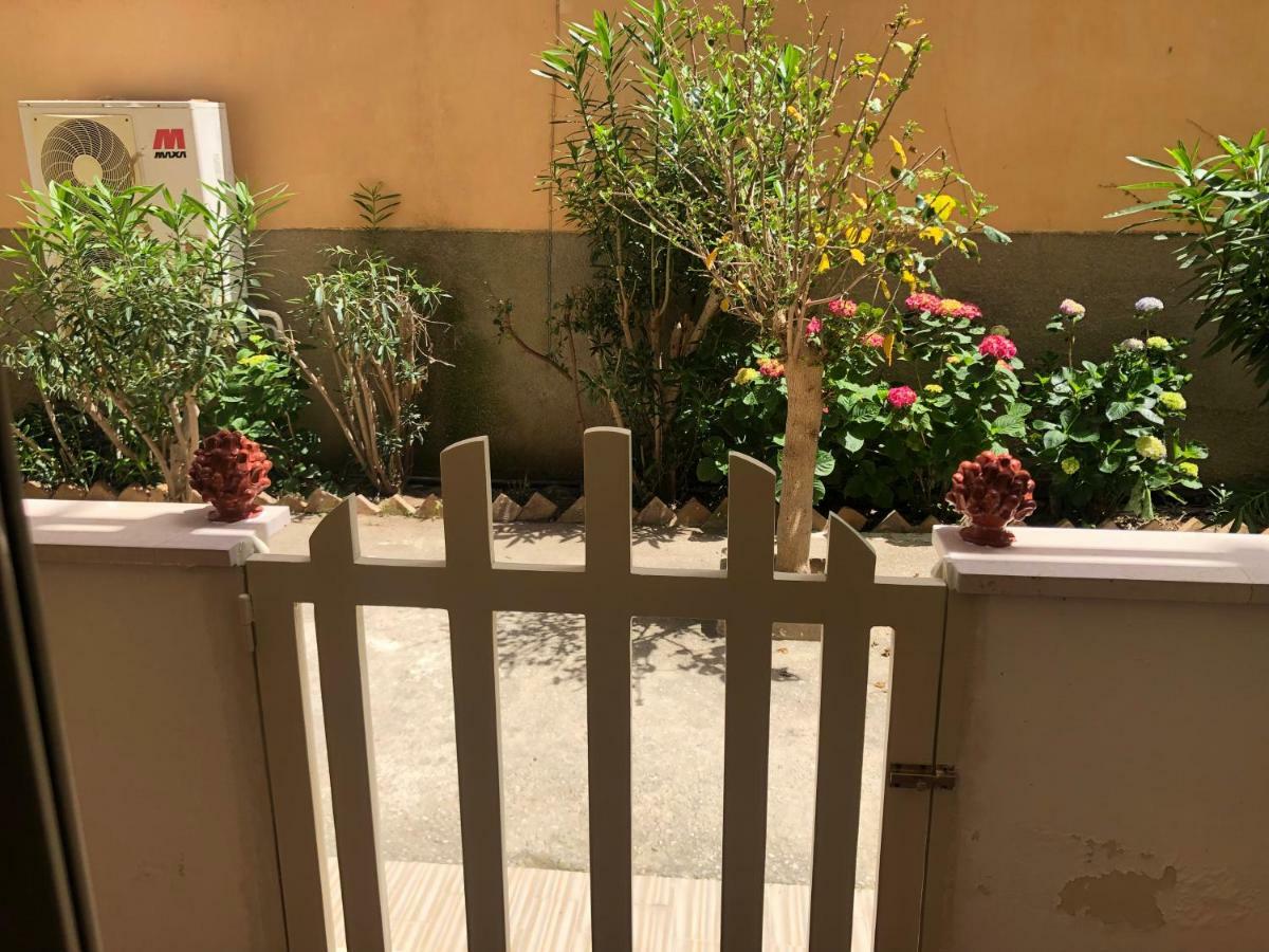 Apartamento La Mesonette A Due Passi Dal Mare Tropea Exterior foto