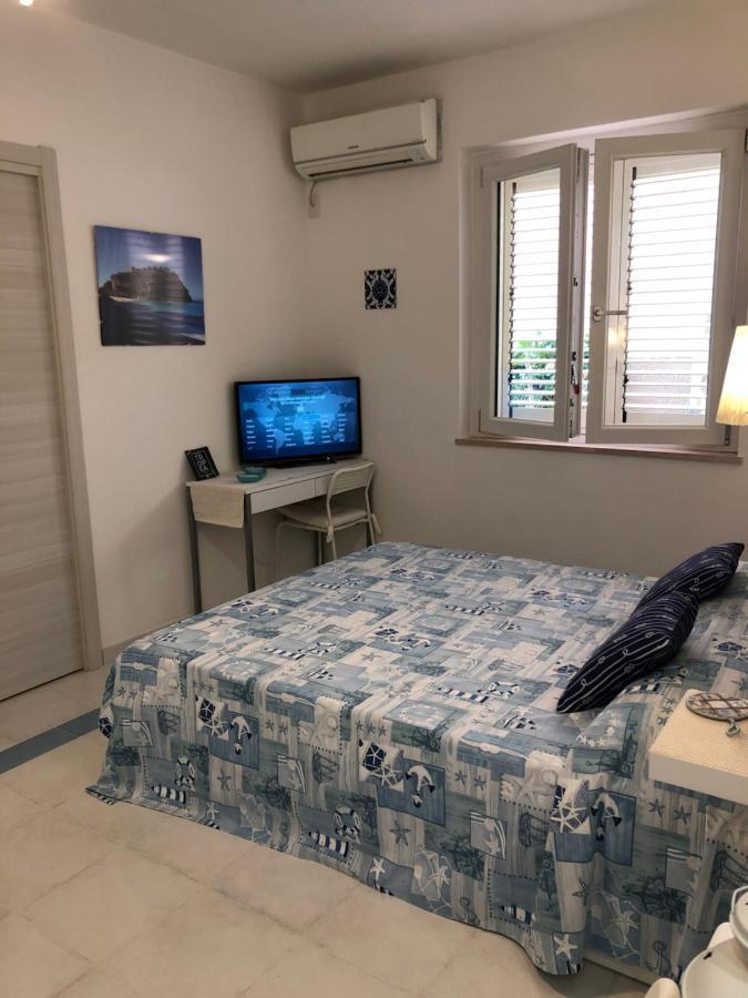 Apartamento La Mesonette A Due Passi Dal Mare Tropea Exterior foto